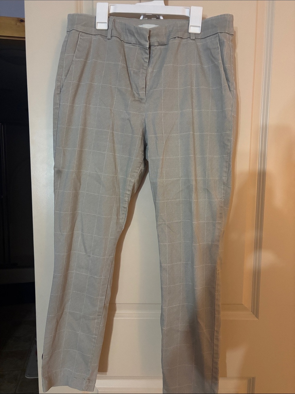 Woman’s Light Gray Plaid Dress Pants